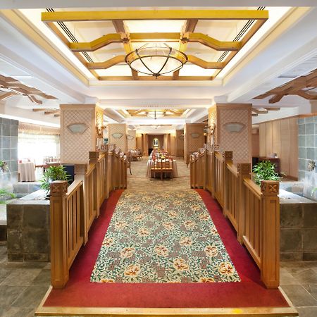 Dorsett Grand Subang Hotel Subang Jaya Exterior foto The interior of the lounge