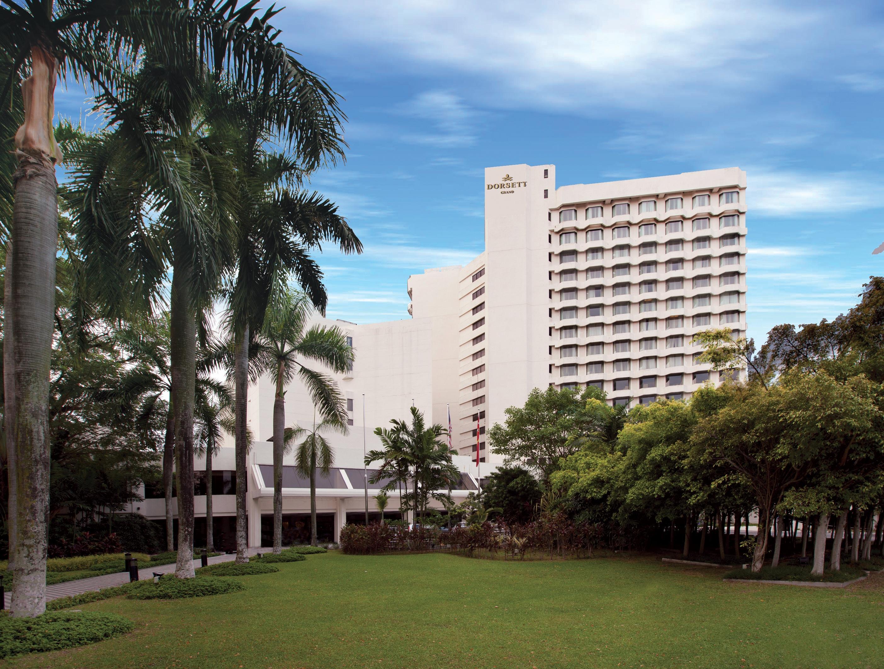 Dorsett Grand Subang Hotel Subang Jaya Exterior foto The Royal Garden Hotel