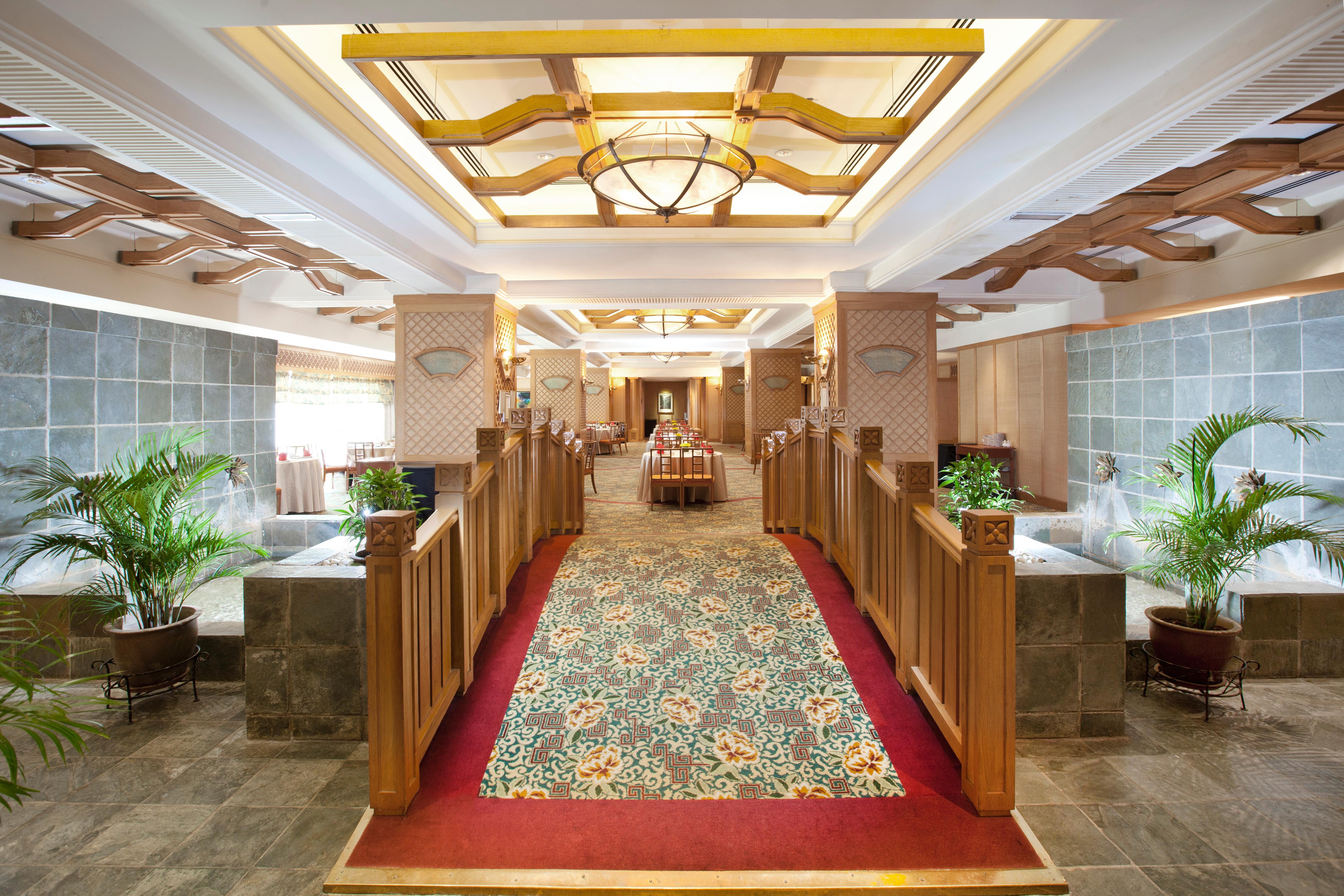 Dorsett Grand Subang Hotel Subang Jaya Exterior foto The interior of the lounge