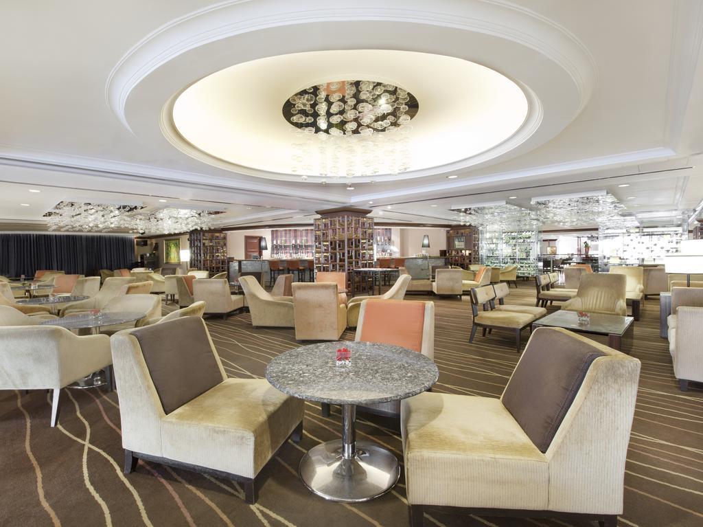 Dorsett Grand Subang Hotel Subang Jaya Exterior foto The interior of the lounge